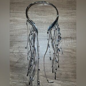 Hinge silver necklace with fringe